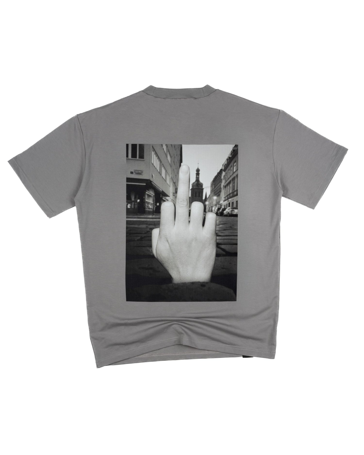 muži_šedá_gesto_2