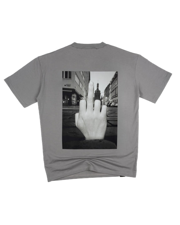 muži_šedá_gesto_2