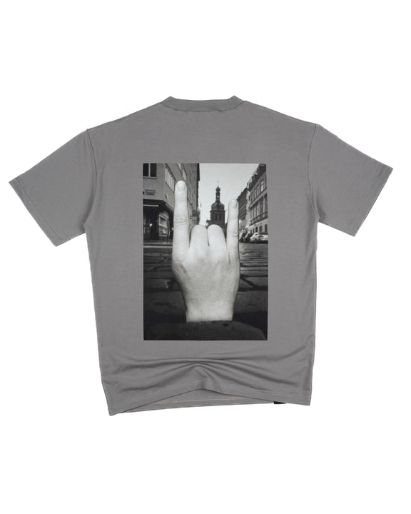 muži_šedá_gesto_3